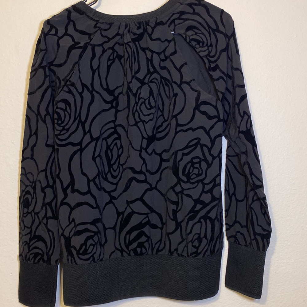 Fabletics Black Rose Cutout Back Pullover - image 5